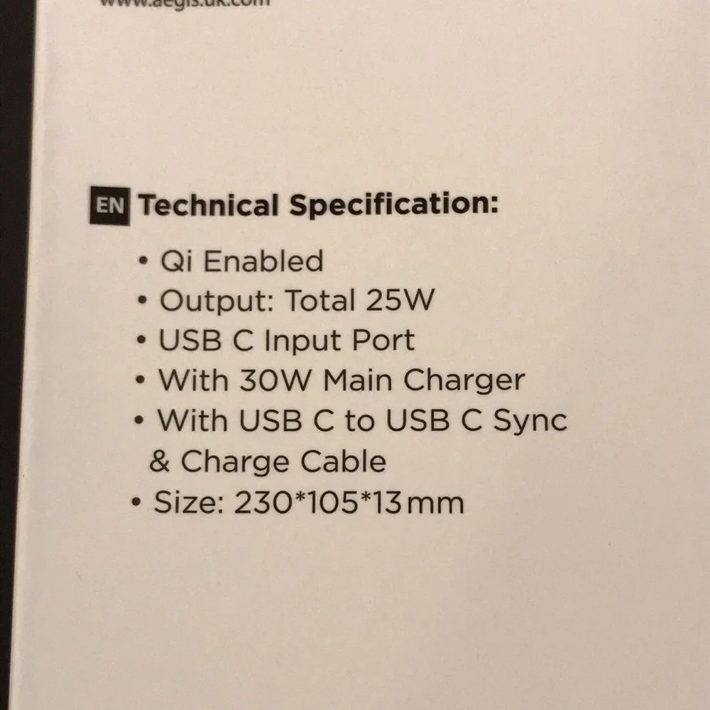 NWT Uunique London 3-in-1 Wireless Charging Pad: AirPods, iPhone, & Apple Watch